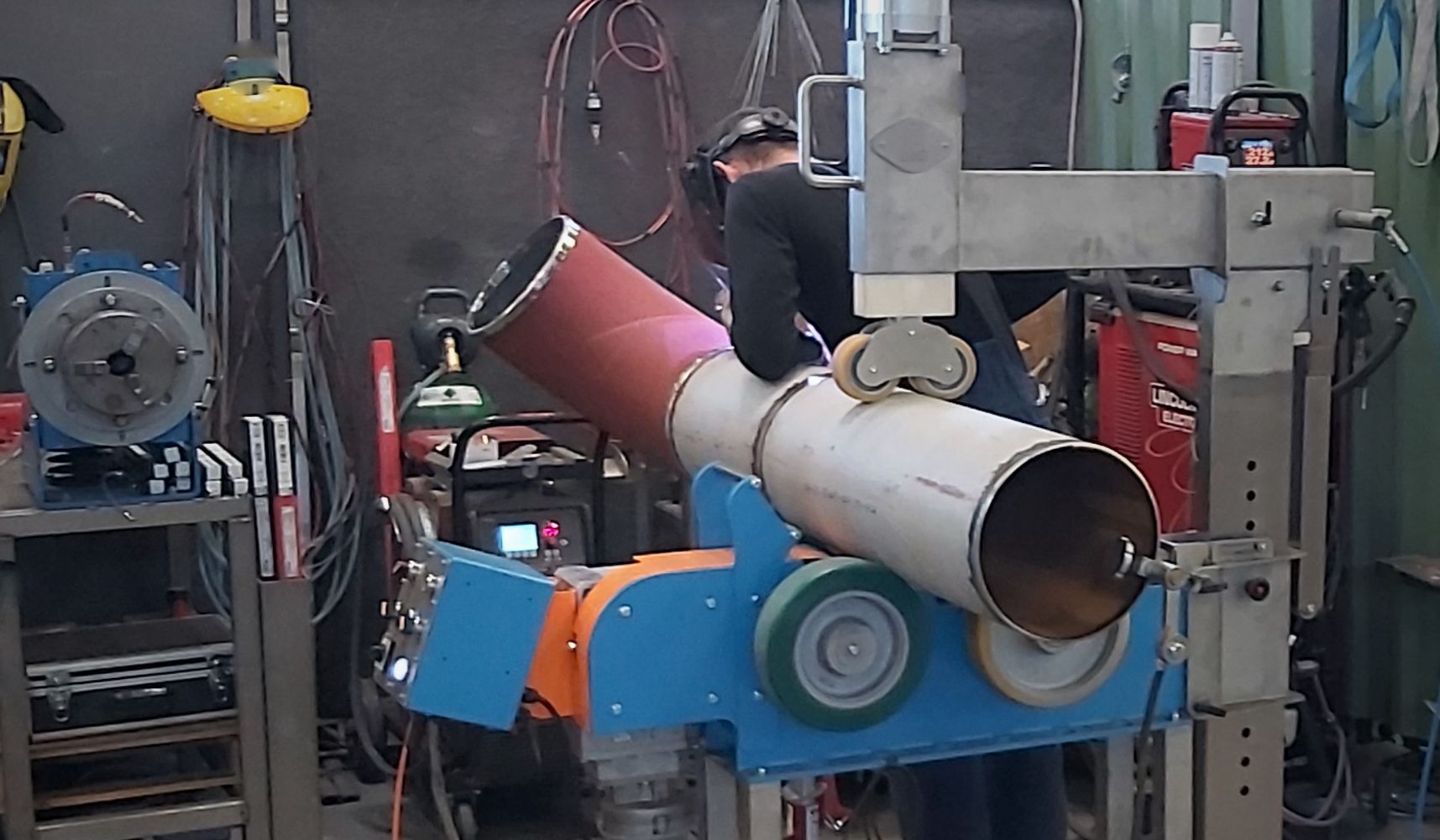 CLAMPING PIPE ROTATOR  -  click for more pics 